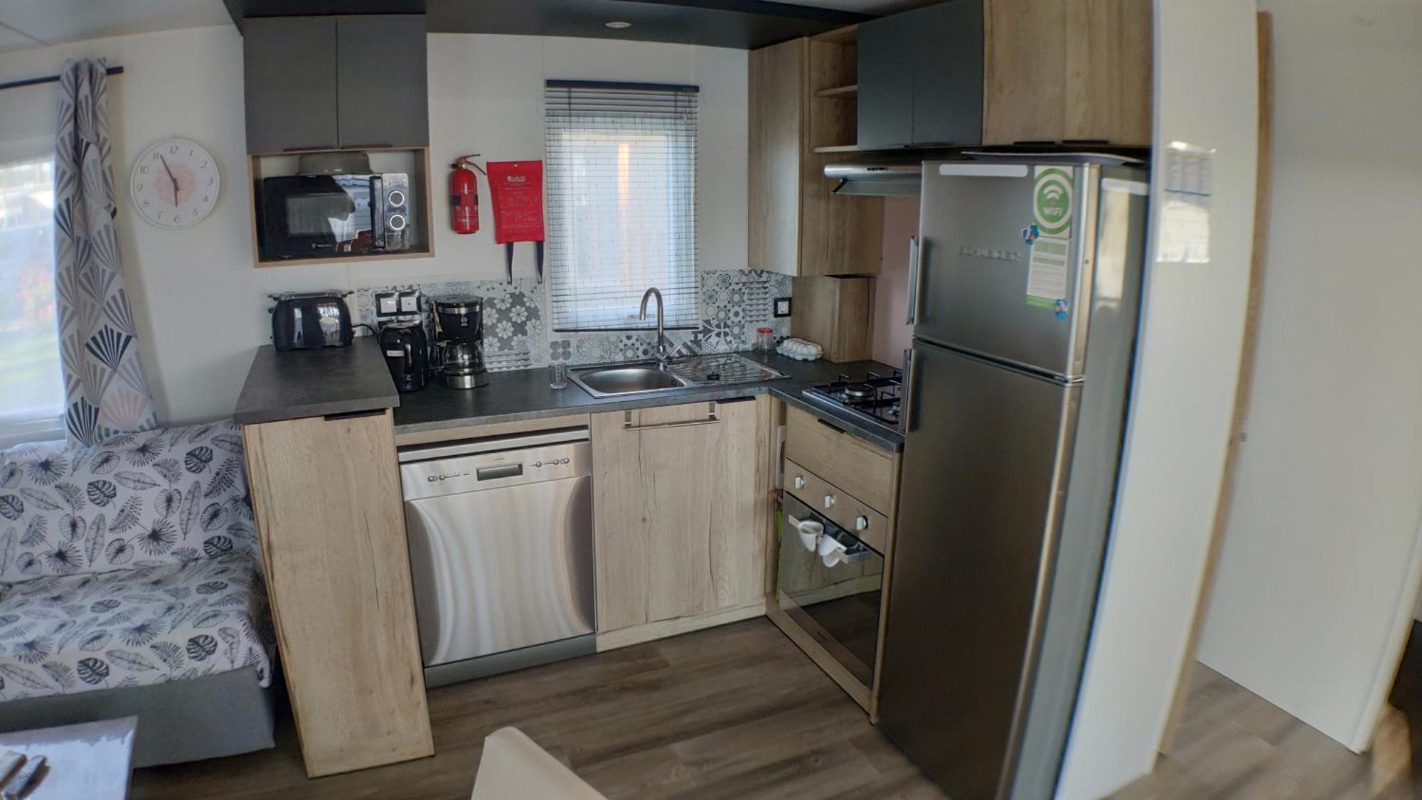 Mobil Home Tout Confort - Cote Landaise Saint-Julien-en-Born Exterior photo